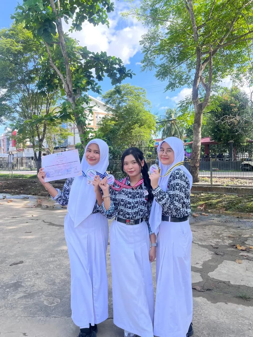 SMAN 1 Samarinda Raih Juara 1 Lomba Cerdas Cermat Bulan Bahasa 2025