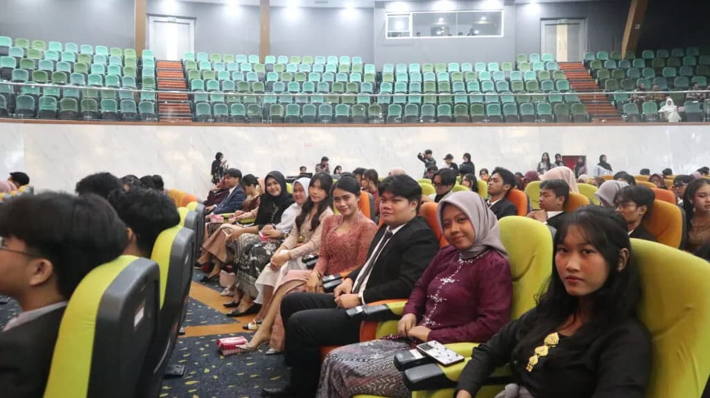 Pelepasan Siswa & Siswi Kelas XII Angkatan 70 — foto 2