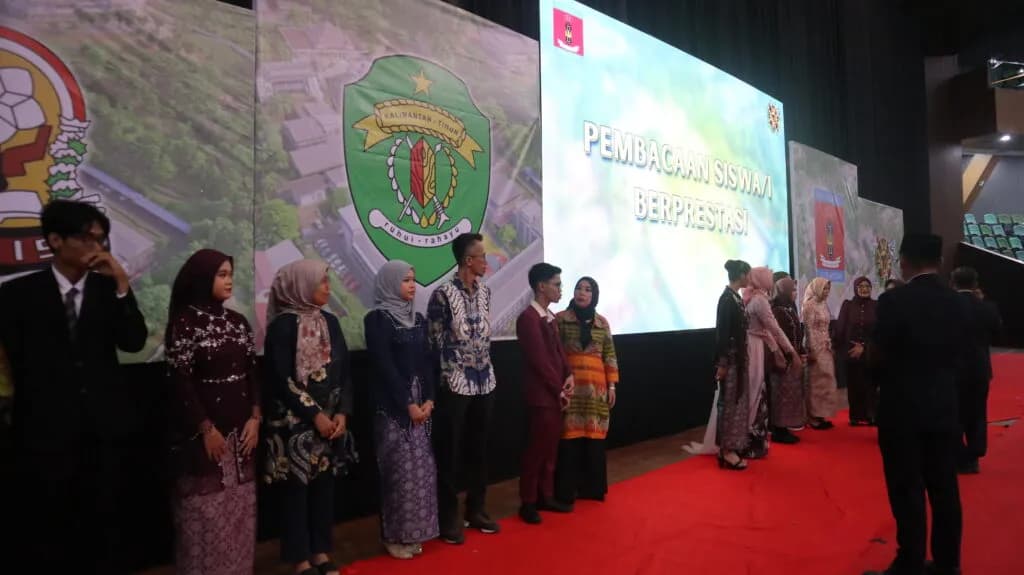 Pelepasan Siswa & Siswi Kelas XII Angkatan 70 — foto 4